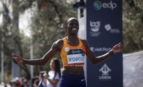 Vice-campeã da maratona afastada de Paris2024 devido a lesão