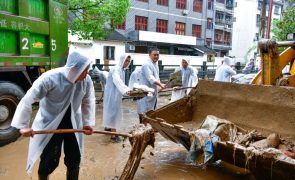 Mais de 30 rios na China ultrapassam níveis de alerta de inundação