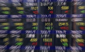 Bolsa de Tóquio abre a perder 1,42%