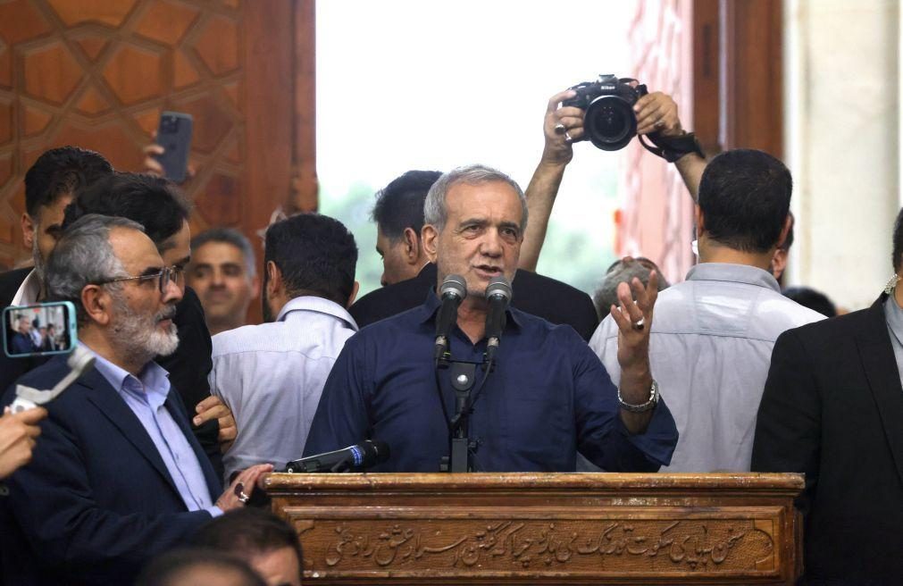 Presidente eleito do Irão diz estar pronto para 