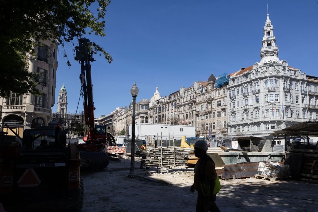 Metro do Porto diz que Praça da Liberdade deverá ficar desimpedida até final do ano