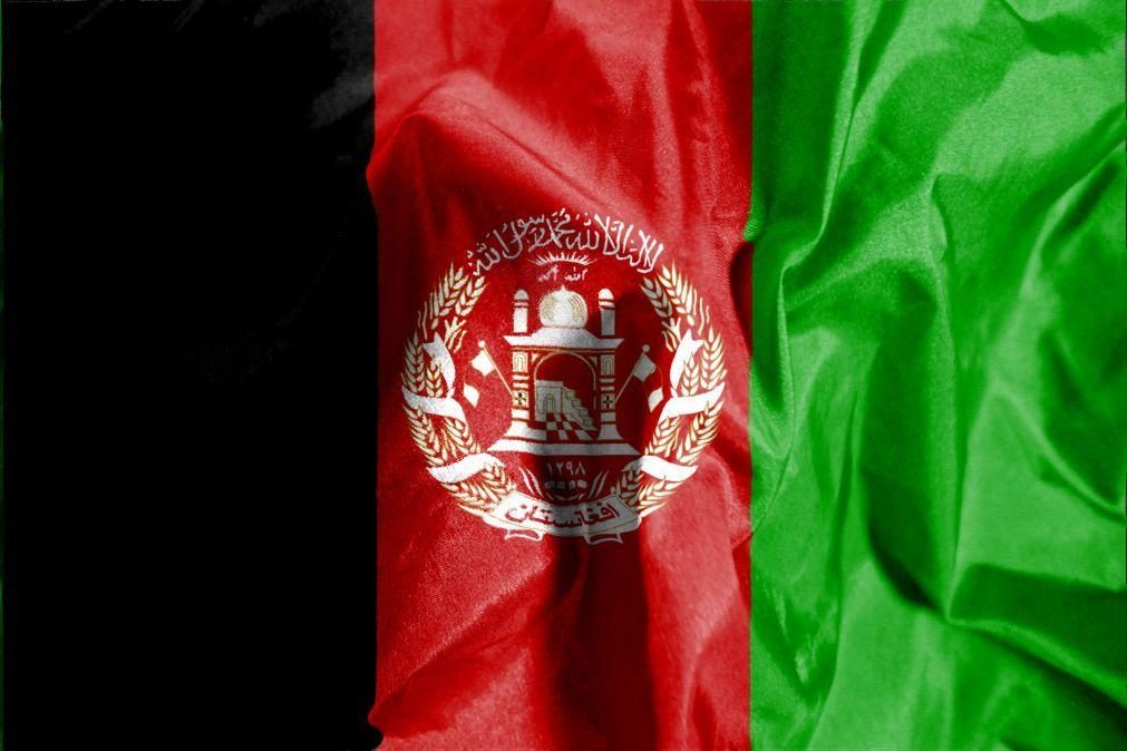 17 mortos e 34 feridos em acidente com autocarro no norte do Afeganistão