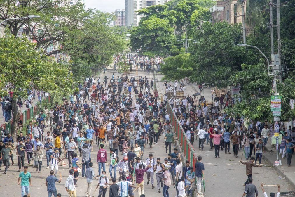 Escolas fechadas por tempo indeterminado devido a protestos no Bangladesh