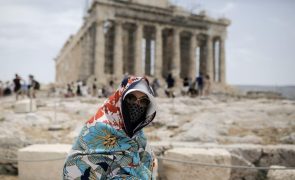 Acrópole de Atenas fechada nas horas mais quentes devido a nova onda de calor