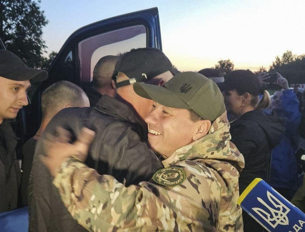 Kiev e Moscovo trocam 95 prisioneiros de guerra