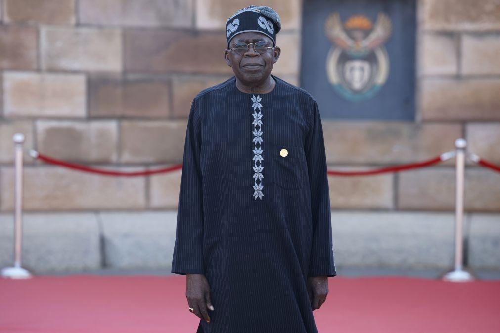 Presidente nigeriano mais que duplicou salário mínimo nacional