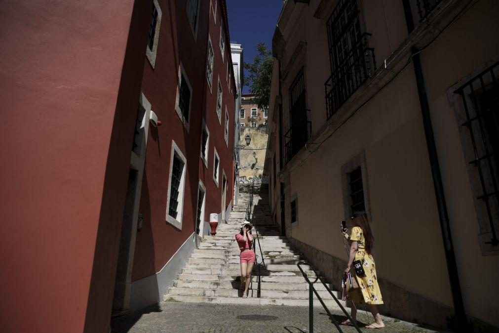 Câmara de Lisboa aprova aumento da taxa turística para entrar em vigor em setembro