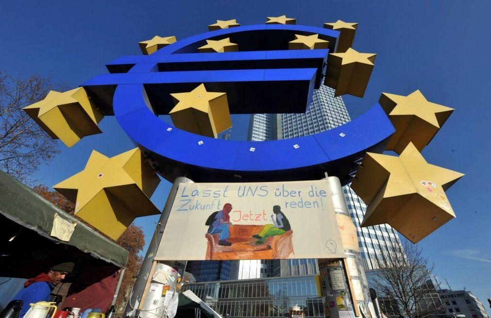 Défice da zona euro recua para 3,2% no 1.º trimestre e Portugal tem 3.º maior excedente