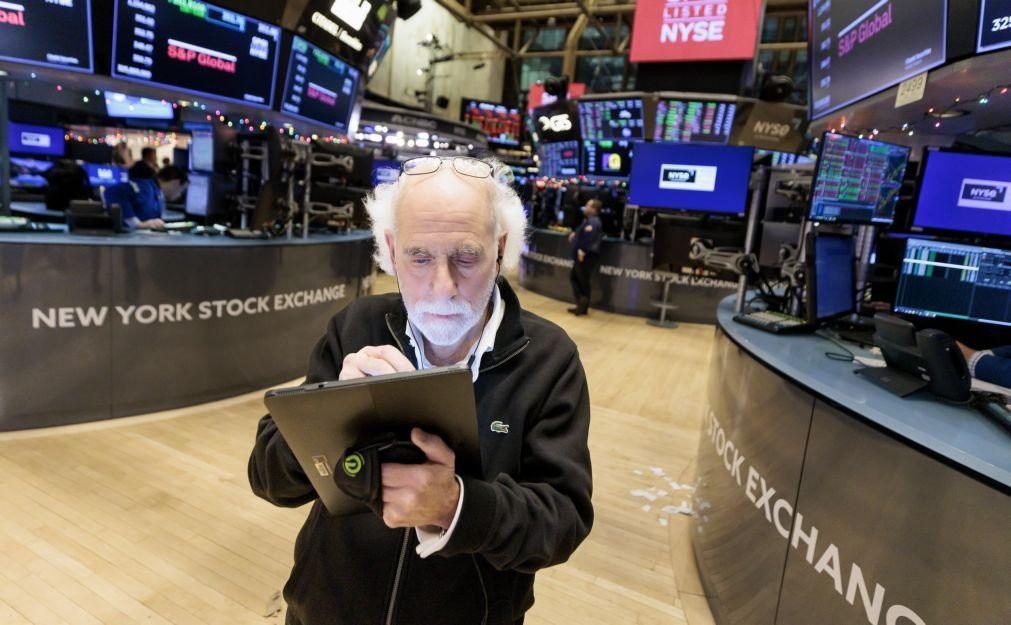 Wall Street segue em terreno misto e aguarda resultados das tecnológicas