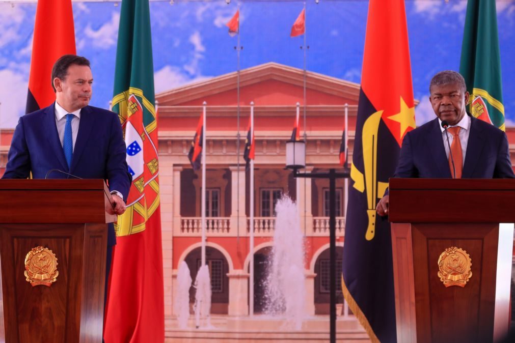 Portugueses devem continuar a ser motor de crescimento em Angola -- primeiro-ministro