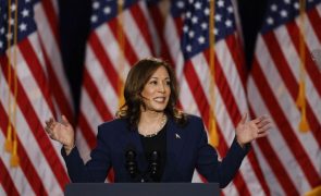 Kamala inicia campanha e aponta escolha entre liberdade e caos