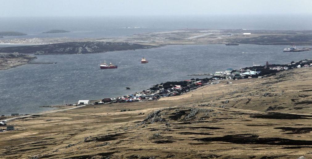 Seis mortos e sete desaparecidos em naufrágio de navio de pesca no Atlântico Sul