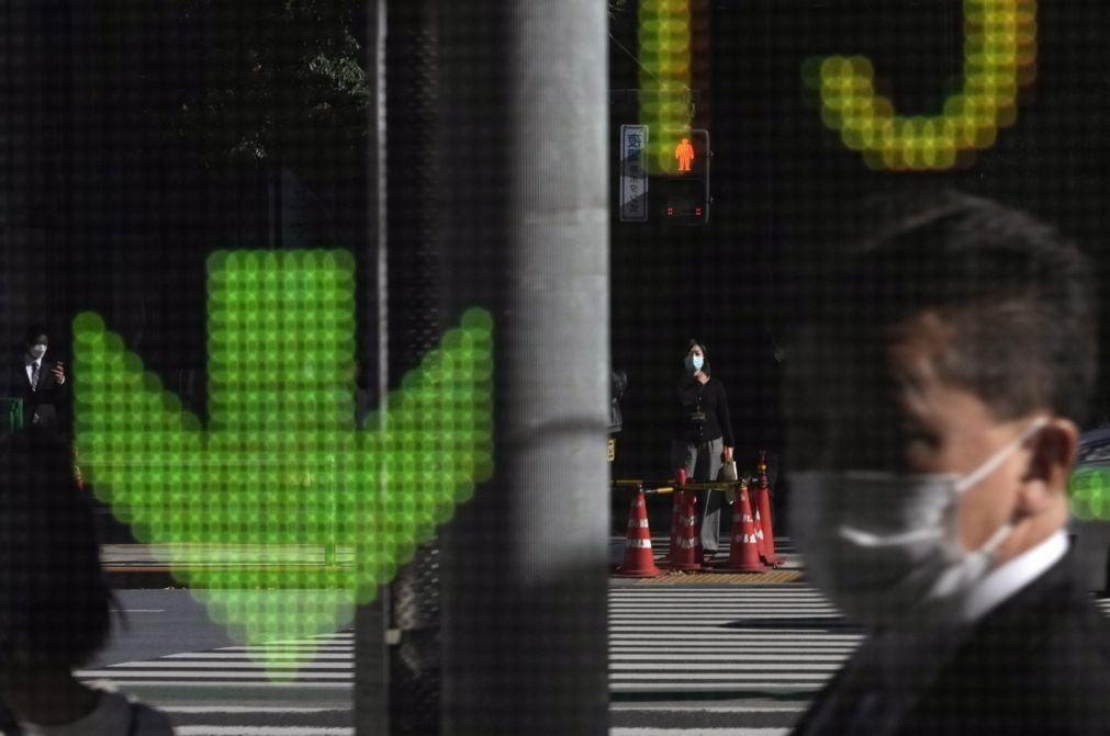 Bolsa de Tóquio abre a perder 1,71%