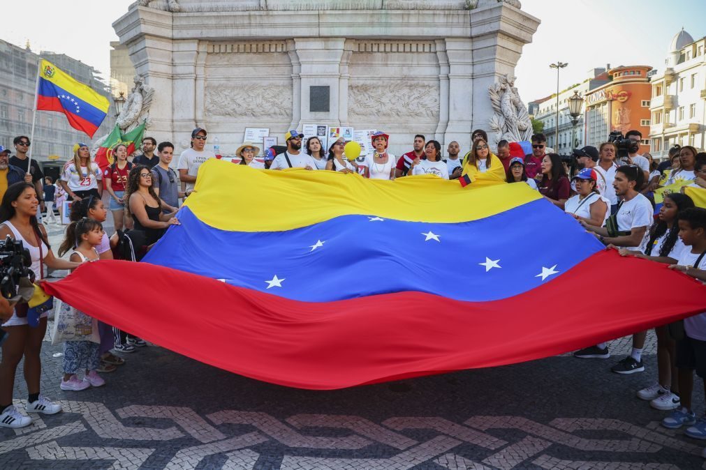 Uma centena juntou-se em Lisboa para pedir queda do regime venezuelano