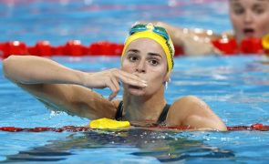 Paris2024: Australiana Kaylee McKeown revalida título olímpico nos 100 costas