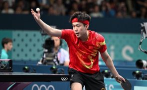 Chinês líder mundial de ténis de mesa afastado por sueco em Paris2024