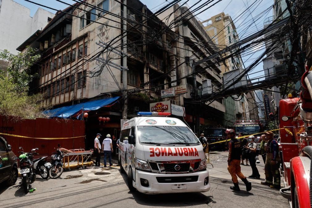 Onze mortos em incêndio em Manila