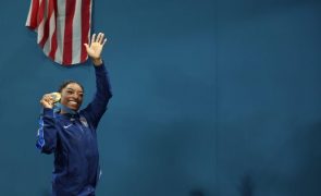 Simone Biles vence final do salto e soma terceiro ouro na capital francesa