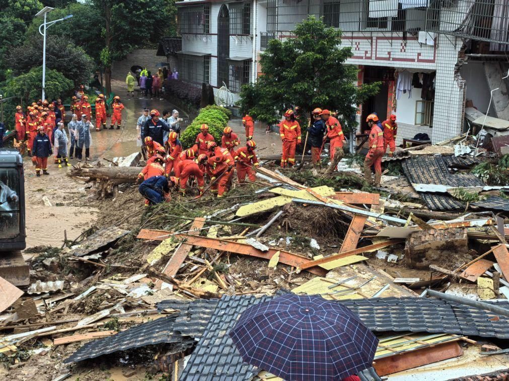 Novo deslizamento de terras na China faz oito mortos e 19 desaparecidos