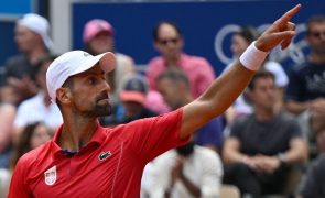 Djokovic bate Alcaraz e conquista ouro no ténis masculino em Paris2024