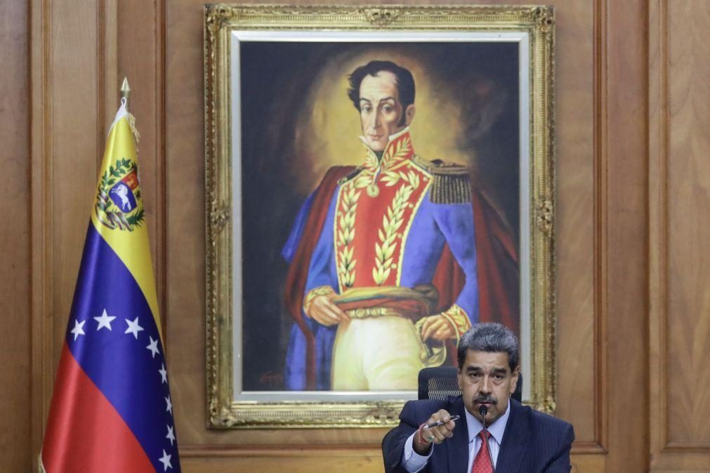 Nicolás Maduro pede boicote do WhatsApp e promove Telegram e WeChat