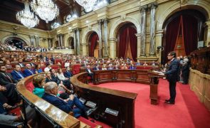 Socialista Salvador Illa investido presidente do governo da Catalunha