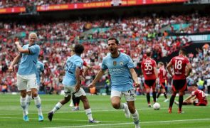 City, resgatado por Bernardo Silva, bate United nos penáltis e vence Supertaça inglesa