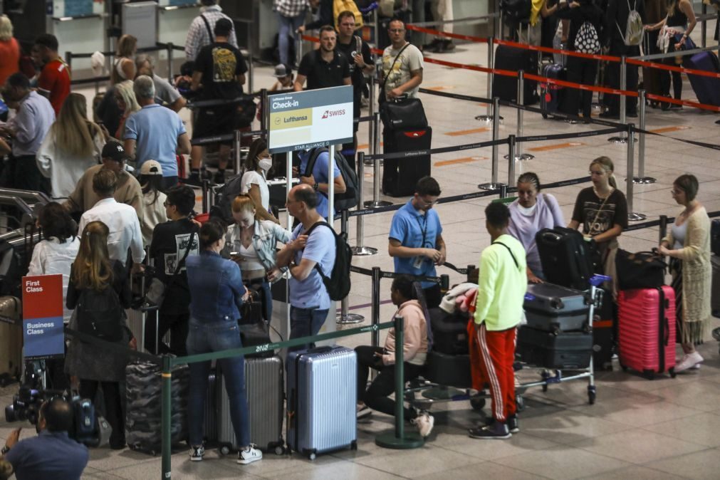 Passageiros nos aeroportos nacionais aumentam 5% para quase 33 milhões no 1.º semestre