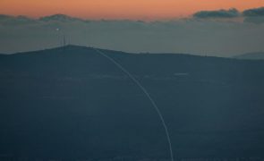 Hezbollah dispara 25 'rockets' contra o norte de Israel