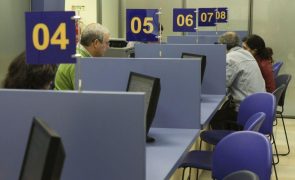 Trabalhadores da função pública aumentam 0,5% até junho para 749.678