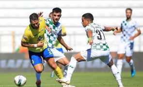 Moreirense vence Arouca, após reviravolta, e junta-se no topo a Sporting e FC Porto