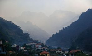 Incêndios/Madeira: Fogo está perto de habitações na Serra de Água e estão a ser retirados moradores