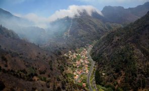 Estradas para Pico do Areeiro e Paul da Serra encerradas