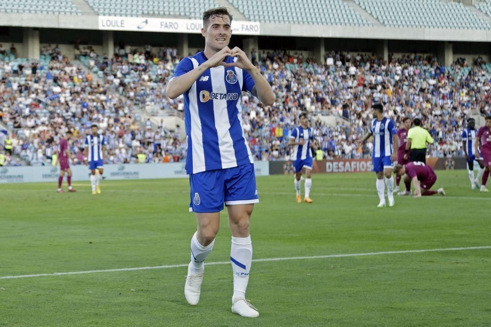 Toni Martínez com saída iminente do FC Porto - Vítor Bruno