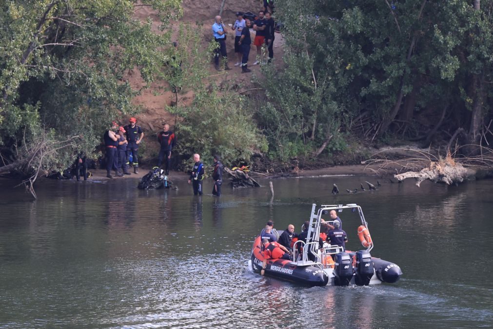 Localizados quatro dos cinco corpos dos militares da GNR que ocupavam helicóptero