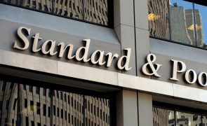 Standard & Poor's mantém 'rating' de Portugal em A- com perspetiva positiva