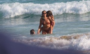 Sofia Ribeiro Família unida e feliz... na praia (Fotos Exclusivas)