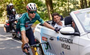 Van Aert desistiu da Vuelta devido a ferida profunda mas não sofreu fraturas