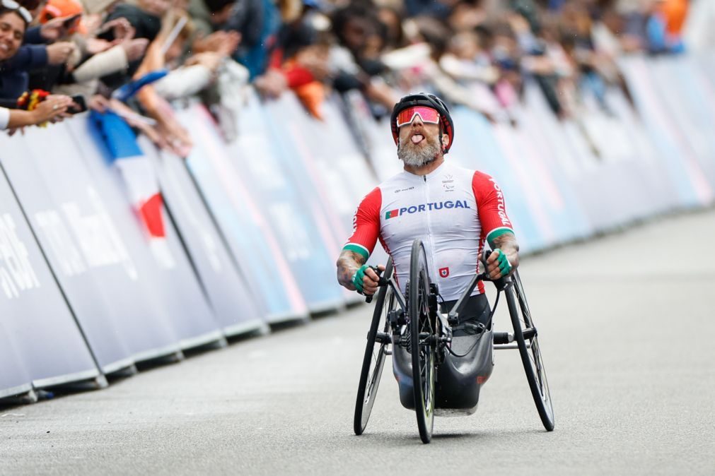 Luís Costa em quarto na prova de estrada a 13 segundos do bronze nos Paralímpicos