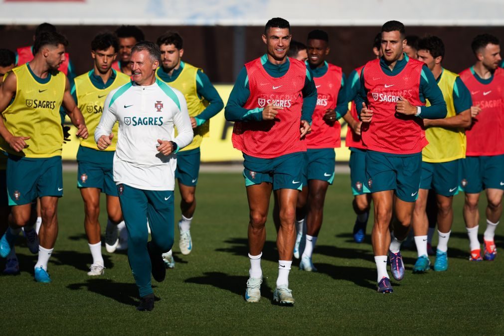 Ronaldo inicia o Portugal-Escócia no banco de suplentes