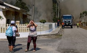 Fogo de Albergaria atingiu 20 casas e deixou vários desalojados