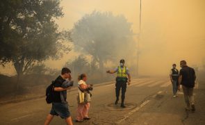 Fogo obriga a evacuar dois lares e duas escolas em Gondomar