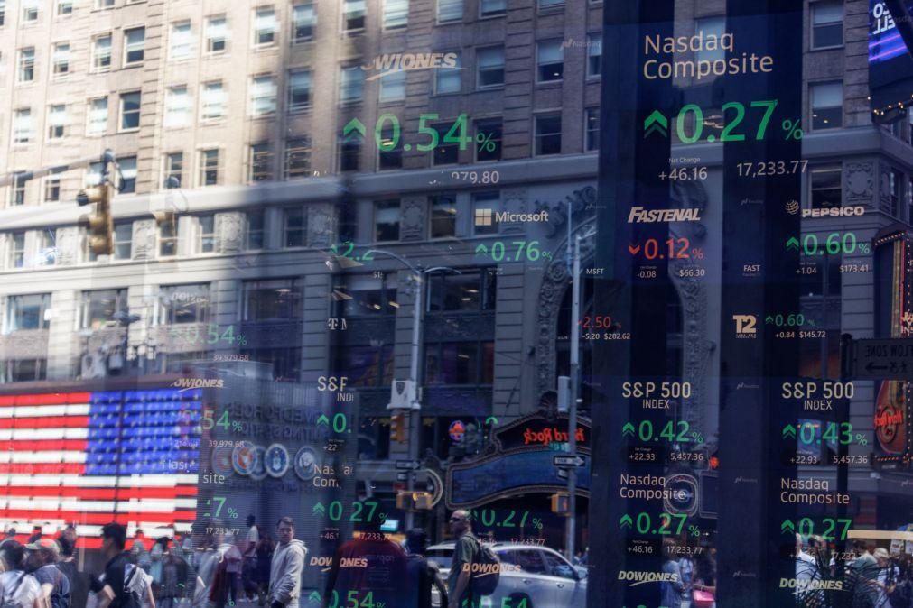 Wall Street fecha com máximo do Dow Jones à espera da Reserva Federal