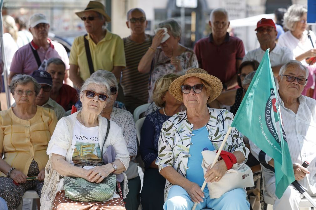 Idosos saem à rua em outubro para exigir mais apoios às associações