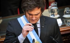 Ministério Público da Venezuela emite mandado de detenção do líder da Argentina