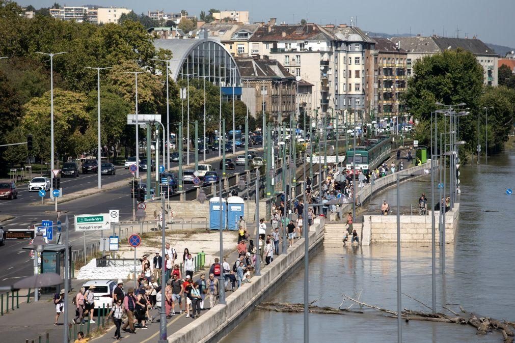 Nivel das águas do Danúbio começa a baixar após provocar inundações em Budapeste