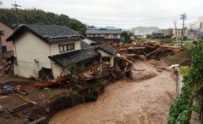 Pelo menos seis mortos em inundações e aluimentos de terra no Japão