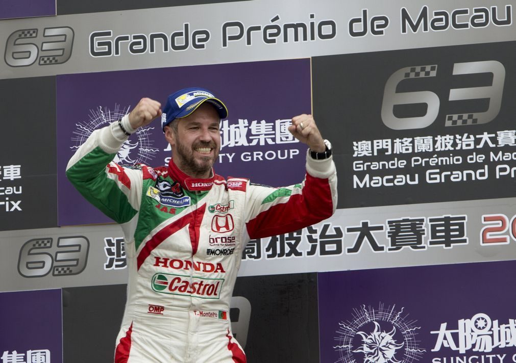 Tiago Monteiro eleito piloto do ano no WTCC