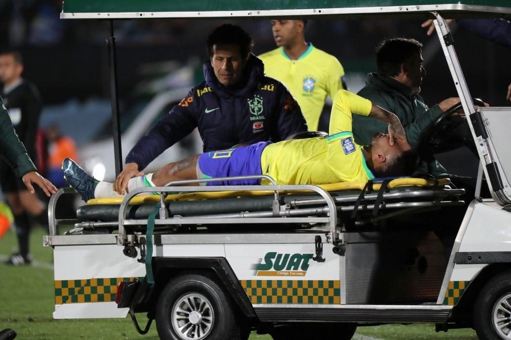 Neymar regressa aos treinos no Al-Hilal após quase um ano de ausência