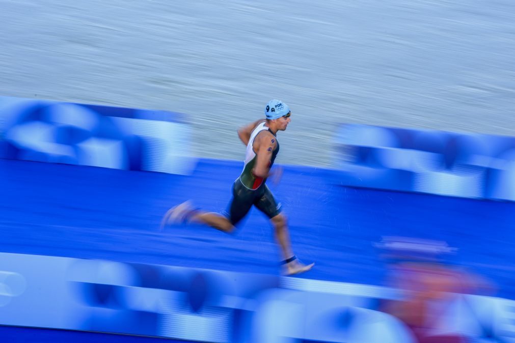 Vasco Vilaça vence etapa de Toulouse do SuperTri de triatlo